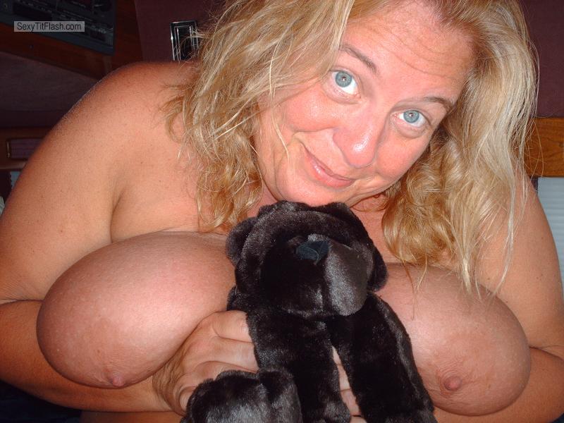 Tit Flash: Wife's Very Big Tits - Topless Misscandy from United Kingdom